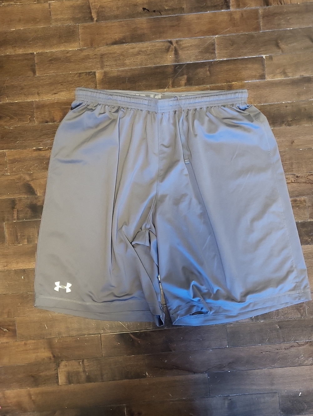Under Armour Men's Light Gray Athletic Shorts